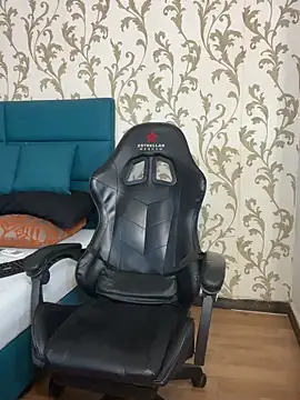 Dante_Goldt Adlı Modelin Canlı XXX Sohbeti