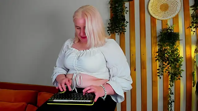 LioraArdyn's Live XXX Chat