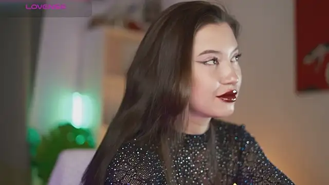 Maddi_s_here Adlı Modelin Web Kamerası Şovu