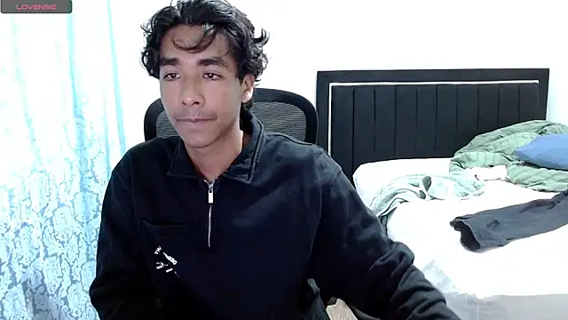 Pedestal_diamant Pertunjukan Webcam