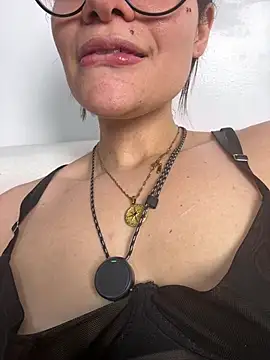 Zyrella লাইভ XXX  চ্যাট