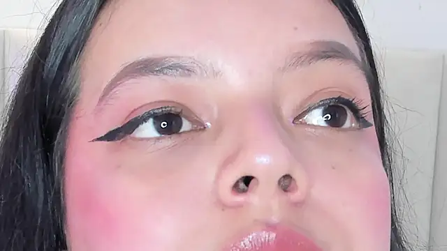 ViolettaRousee_'s Live XXX Chat