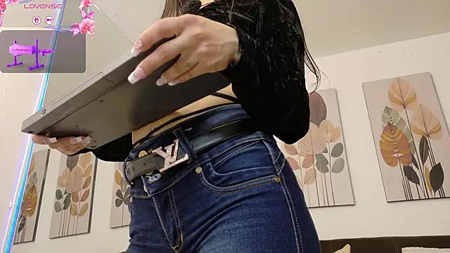 ashley_lu1 Adlı Modelin Canlı XXX Sohbeti