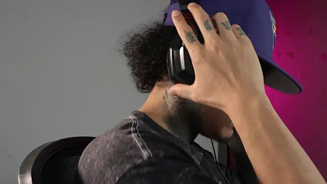 trieone Live XXX Chat