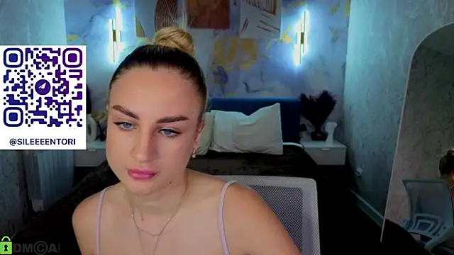 Chatroom XXX en direct de Silen_Tori