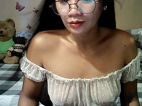 Mia_Rein Adlı Modelin Canlı XXX Sohbeti