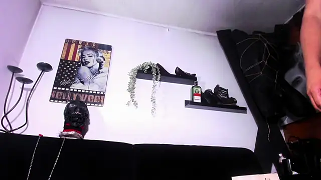 RobertaxGutierrez Show in webcam