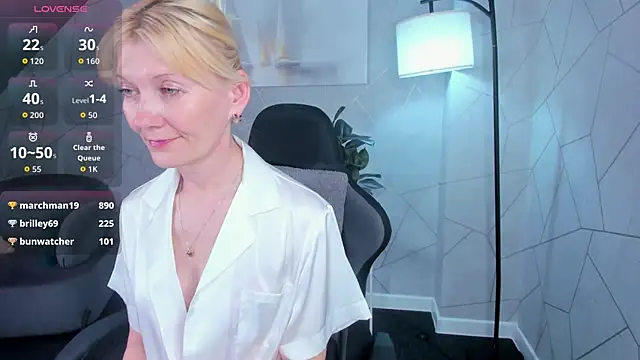 Julie_Lucas Chat XXX live