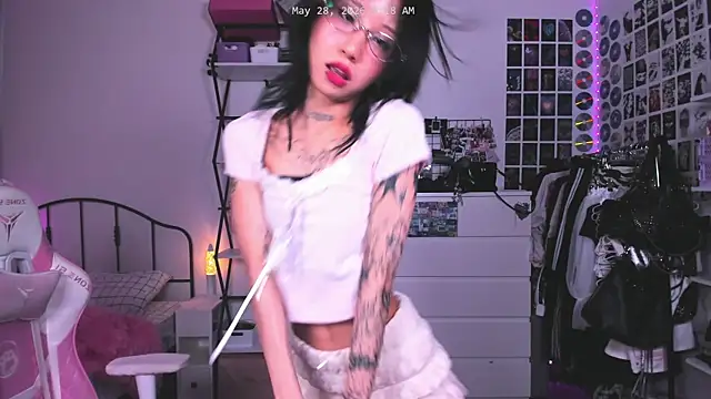 ashleywowmeow 网络视讯表演