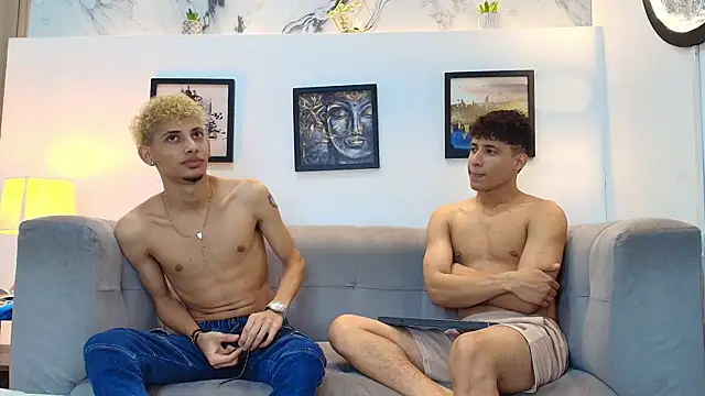 YOUNG_BOYS_HELL Pertunjukan Webcam