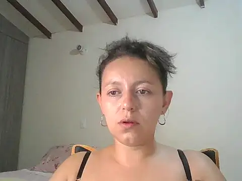 Victoria_club élő XXX-chatje