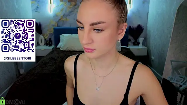 Chat XXX en directo de Silen_Tori