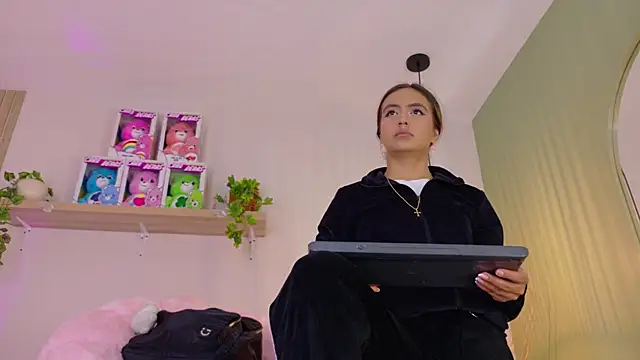 XXX chat uživo modela emily_bank