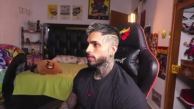 logan_hugh8 webkamerás műsora