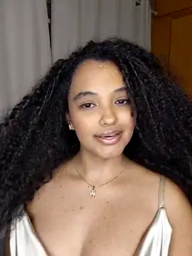 Chatroom XXX en direct de QeenPandinha