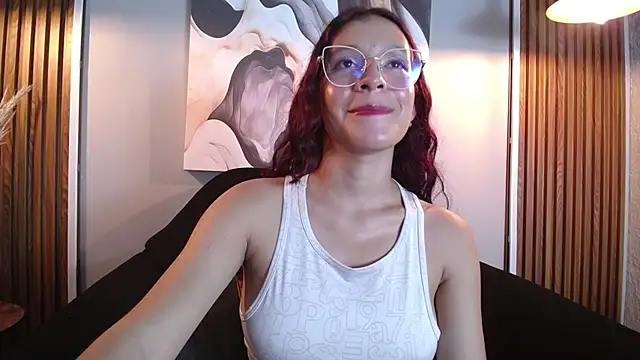 BrianaGaging's Live XXX Chat