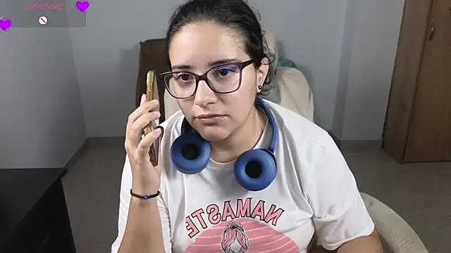XXX chat uživo modela blue__moon_