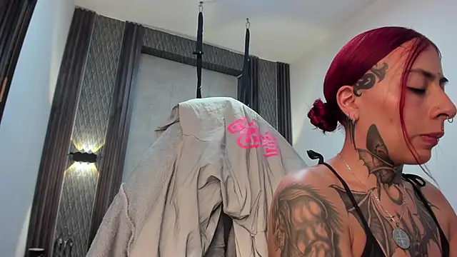 selene_red_ Live XXX-Chat