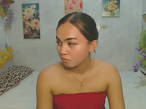 ur_asiankat Webcam Show