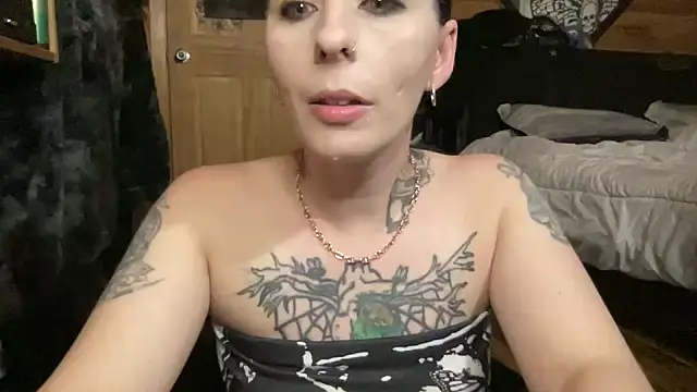 TeenyDoll Show in webcam