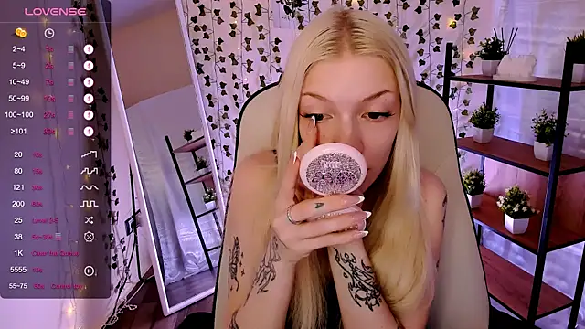 AnyaTaylor_のライブXXXチャット