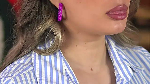 KellyMathews Adlı Modelin Canlı XXX Sohbeti