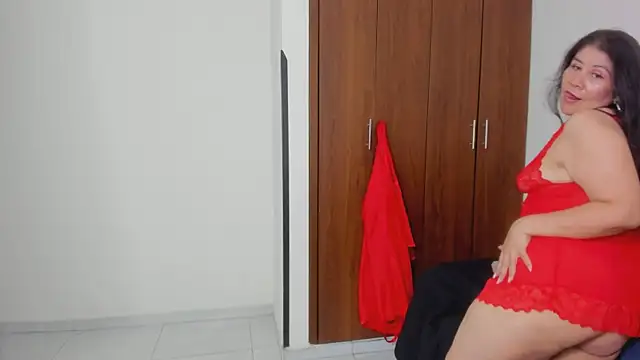 Chatroom XXX en direct de kiraGeiner