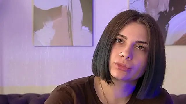 AdrianaToress Chat XXX in diretta