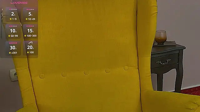 ZoeSkyee Webcam show