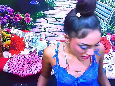 IndianPretty14u2Luv's Live XXX Chat