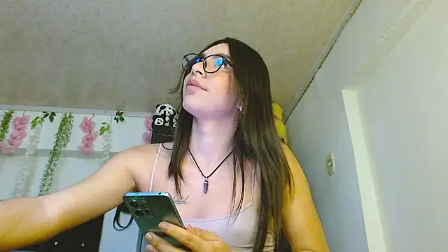 Lyaa_Cute Webcam show
