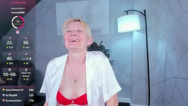 Julie_Lucas' Live XXX Chat