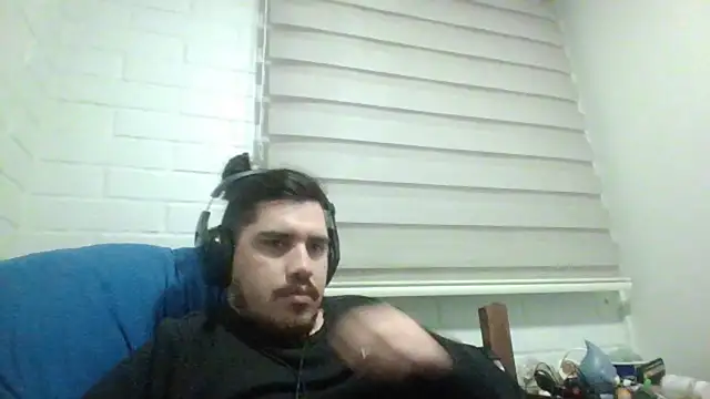 Show modela hung_weeb na web-kameri