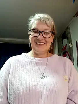 Chat +18 de irinamaux ao vivo