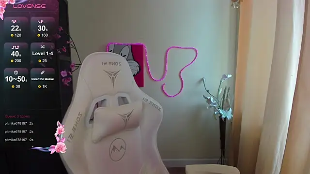 InfernoKitten live XXX chat