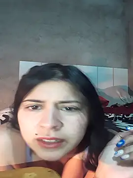 Estefanny_Lolyy: διαδικτυακό σόου στην κάμερα