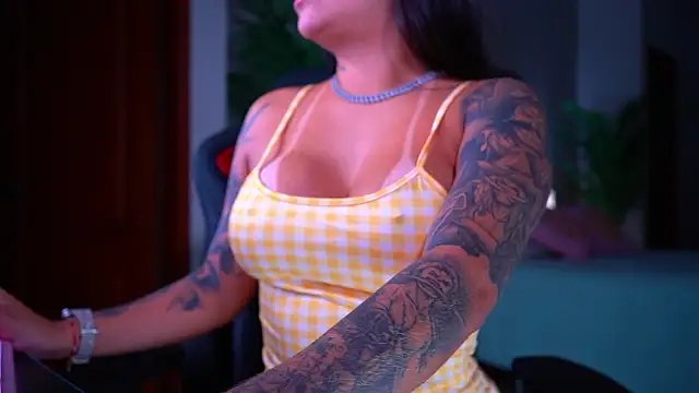 ambarEvans Adlı Modelin Canlı XXX Sohbeti