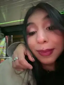 ariella_lovee 现场XXX聊天