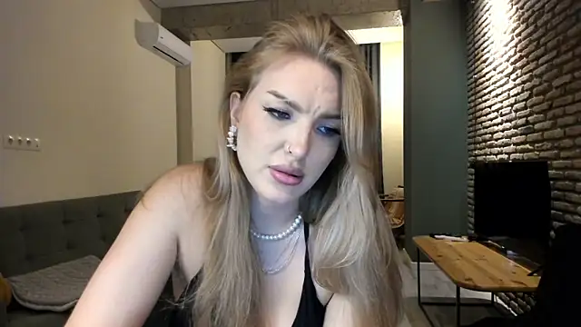 fifteenpoem's Live XXX Chat