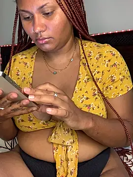 madell's Live Chat Room