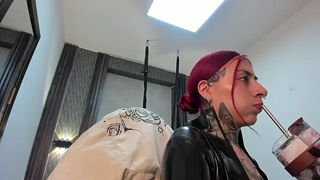 selene_red_ élő XXX-chatje