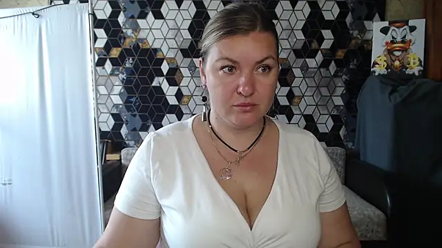 NikaSkylink's Live Chat Room