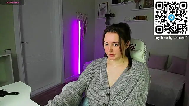 Laura_CollinsS Chat XXX in diretta