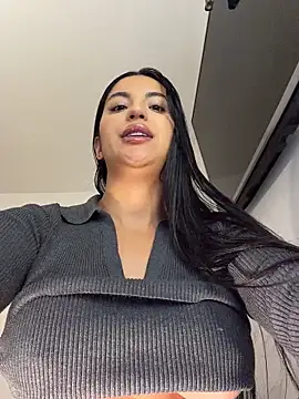 Kimm_khalifa Adlı Modelin Canlı XXX Sohbeti