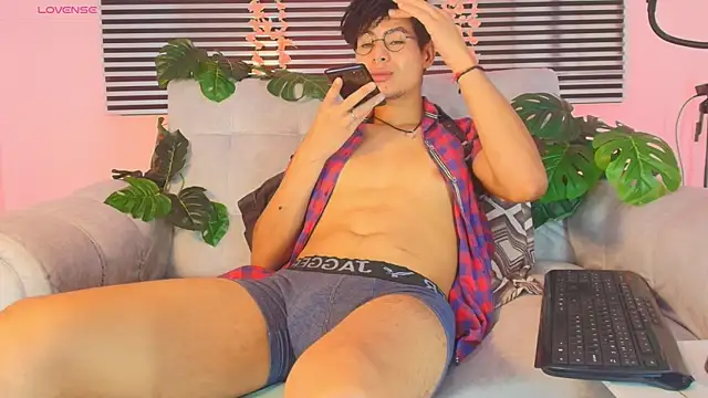 Chat XXX ao vivo de ThiiagoSaeenz