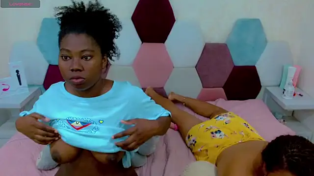 sexy_duo_girl Live chatroom
