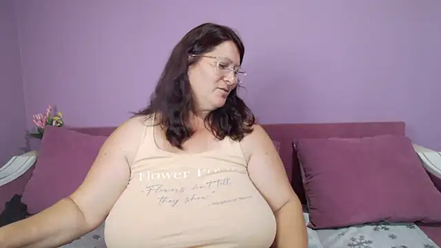 EllaBelles' Live XXX Chat
