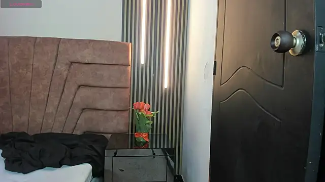 Lara_Seduce's Live XXX Chat