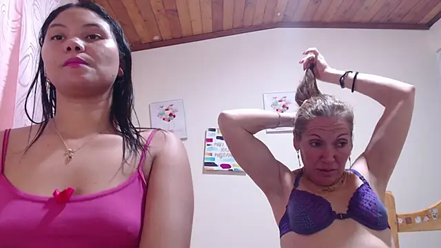 juliachannelhot's Live XXX Chat