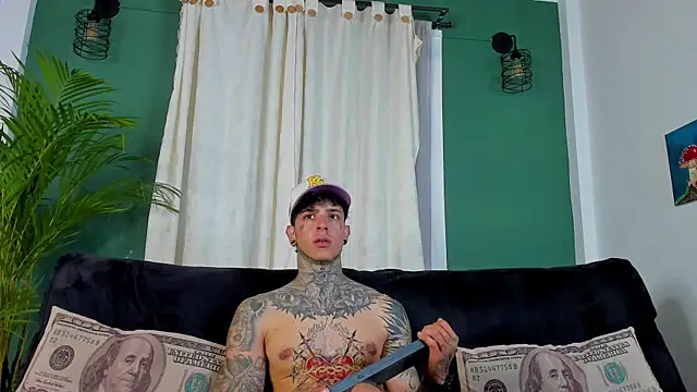 Aron_ford live XXX chat